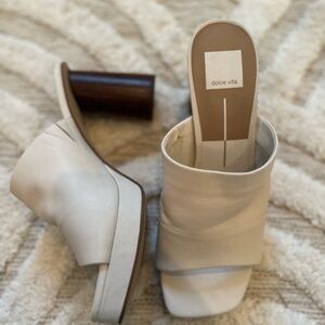 Dolce Vita Women’s Alyssa White Mules Slides Square Toe with Brown Heel size 9